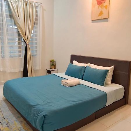 Sofea Hana Homestay, Pantai Balok, Kuantan Exterior foto