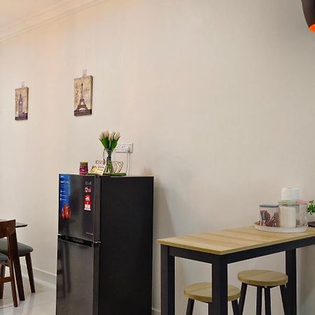 Sofea Hana Homestay, Pantai Balok, Kuantan Exterior foto
